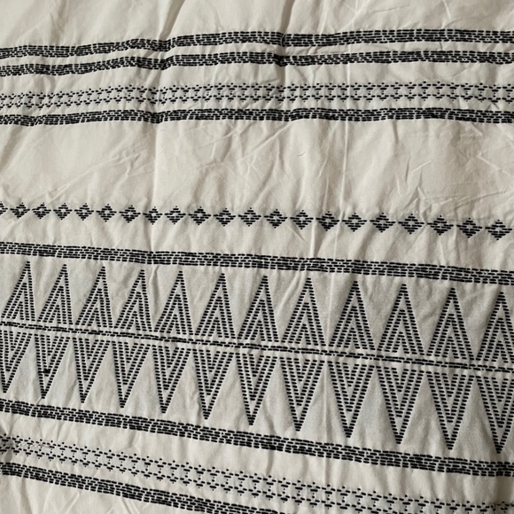 TRADED-Threshold Geometric Tribal Bedspread Set - Picture 3 of 6